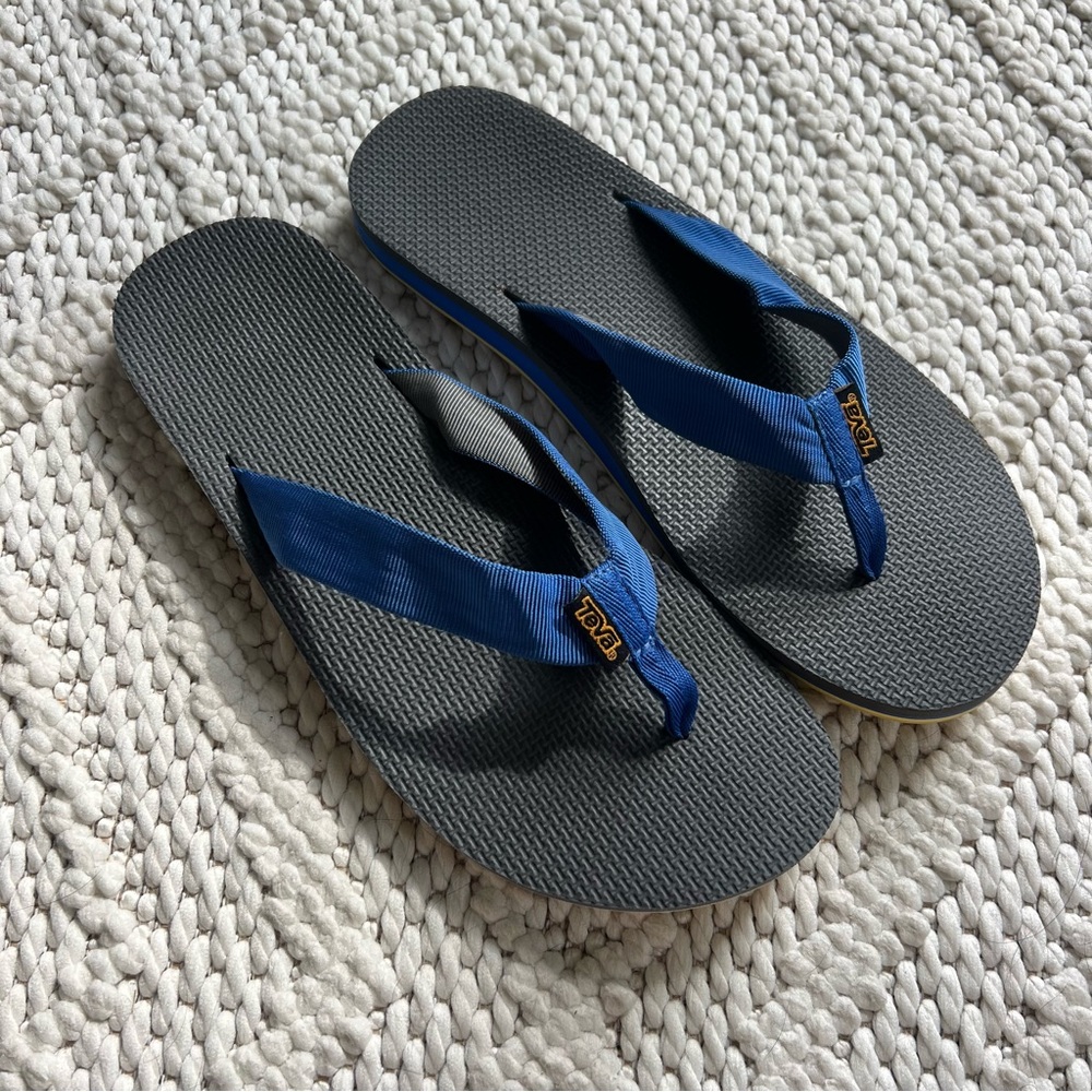 TEVA Blue Flip Flops Sandals Mens Size 11 EUC